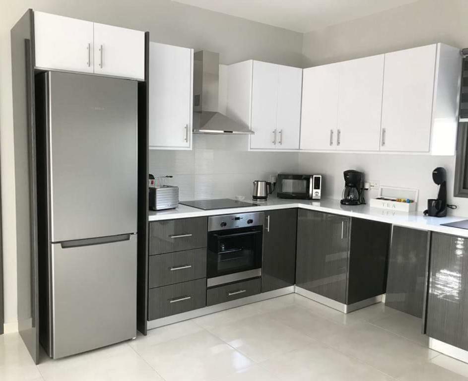 Mare Monte Seaview Boutique Apartment Paphos ภายนอก รูปภาพ