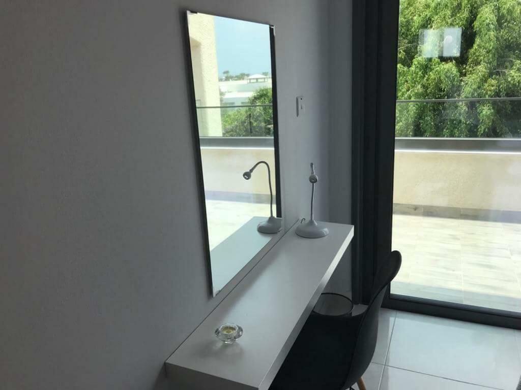 Mare Monte Seaview Boutique Apartment Paphos ภายนอก รูปภาพ