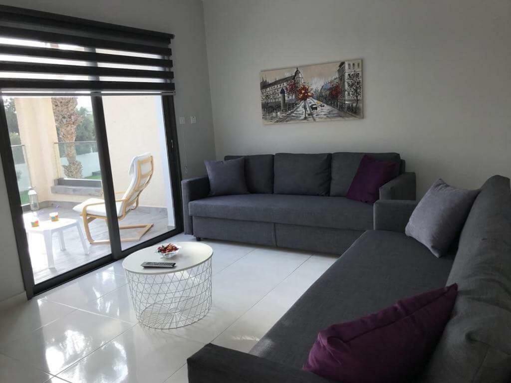 Mare Monte Seaview Boutique Apartment Paphos ภายนอก รูปภาพ