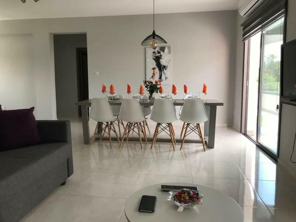 Mare Monte Seaview Boutique Apartment Paphos ภายนอก รูปภาพ